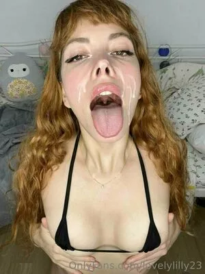 lovelylilly23 / lovelylilyy123 nude photo #0401