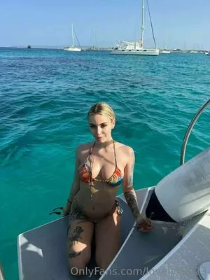 lovelylilly23 / lovelylilyy123 nude photo #0443