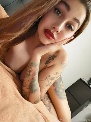 lovelylilly23 / lovelylilyy123 nude photo #0631