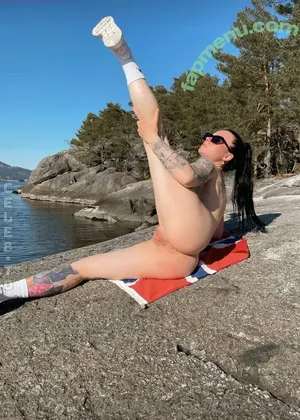 Lovelylou.tat / lylou_black nude photo #0050