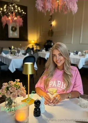 lovelytinnaxo / letlovegrow nude photo #0021