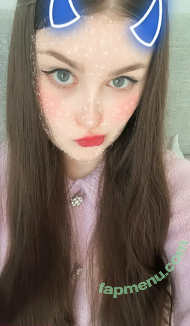 lovelytinnaxo nude photo #0017 (letlovegrow)