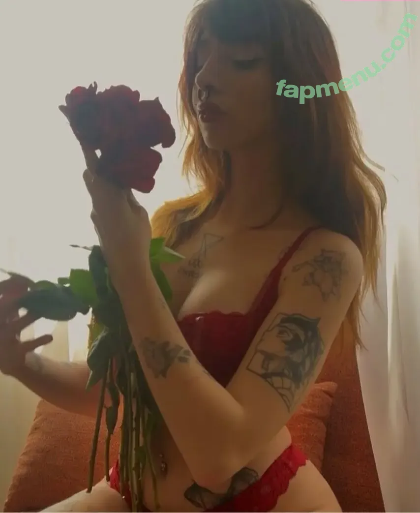 Luafuinha nude photo #0002 (Luafuinha)