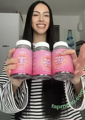 Luana / luanahiko / luanna / luvnv nude photo #0036