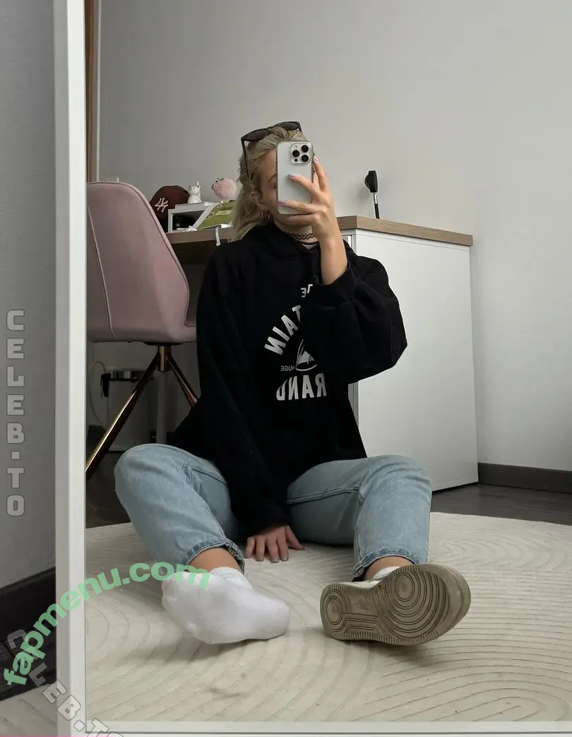 Luanaxsch nude photo #0111 (Luanaxsch)