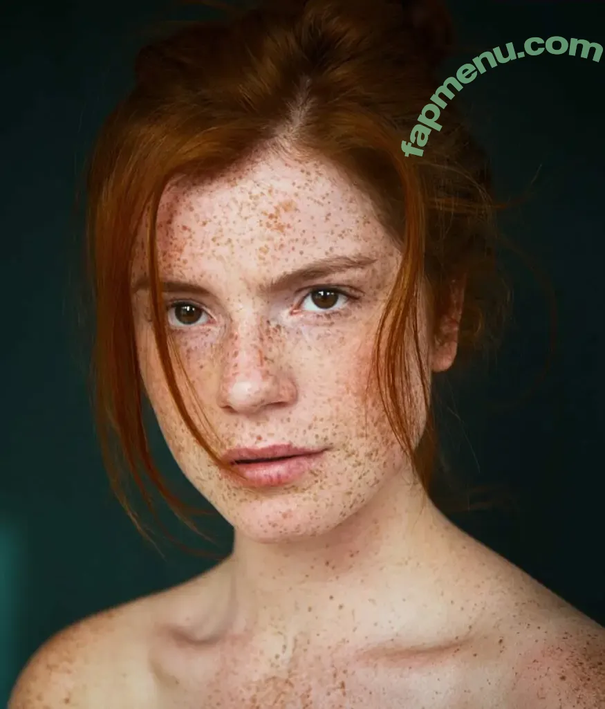 Luca Hollestelle nude photo #0004 (lucahollestelle)