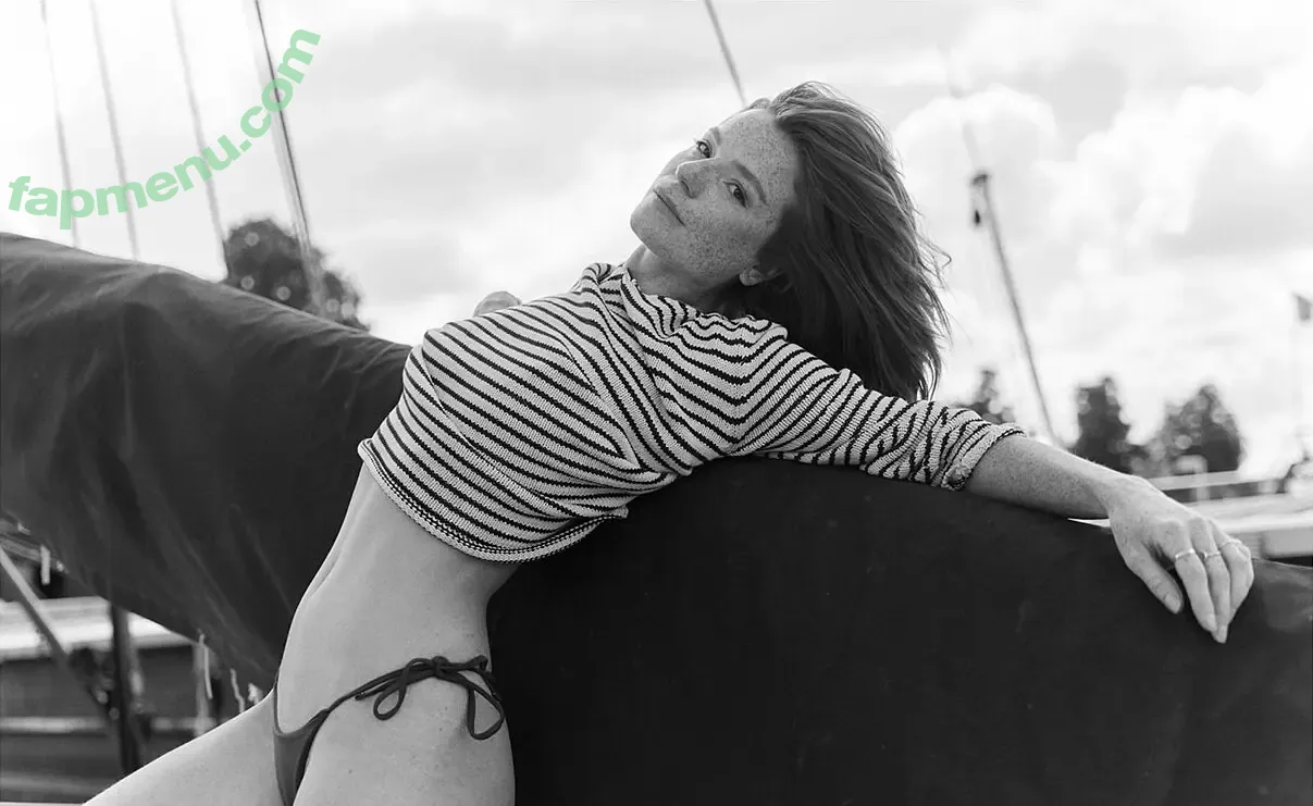 Luca Hollestelle nude photo #0112 (lucahollestelle)