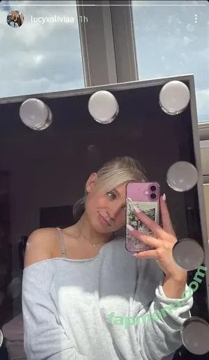 Luceoliviaxo / lucyxoliviaa nude photo #0009