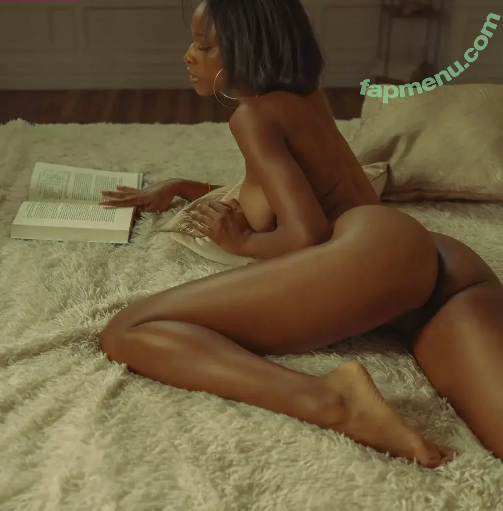 Luci Lane nude photo #0130 (heregoesluci / luciislane / lucyylane / theregoeslucii)