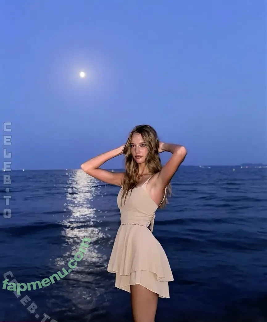 Luciaa.hln nude photo #0019 (Luciaa.hln)