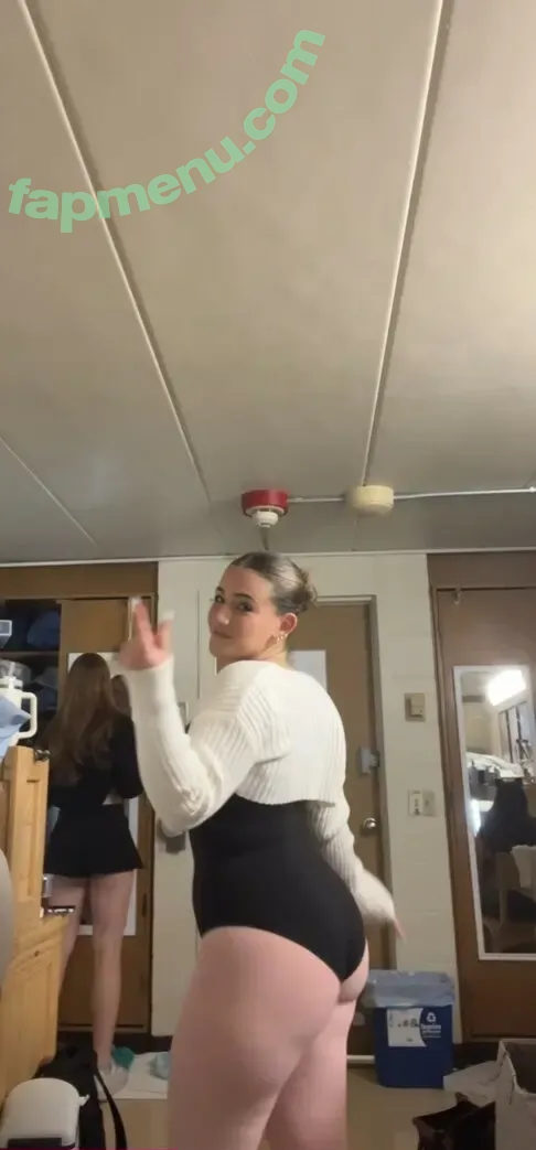 luciap1247 nude photo #0018 (lucia.pastoree / thick college italian american)