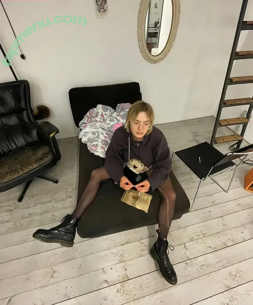 lucie nude photo #0003 (lucieoda / lucieodaa)