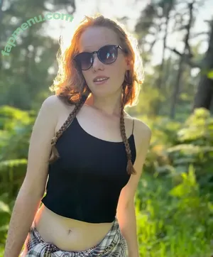 lucie_roams / Lucie Middleton / cutefeetroaming nude photo #0037