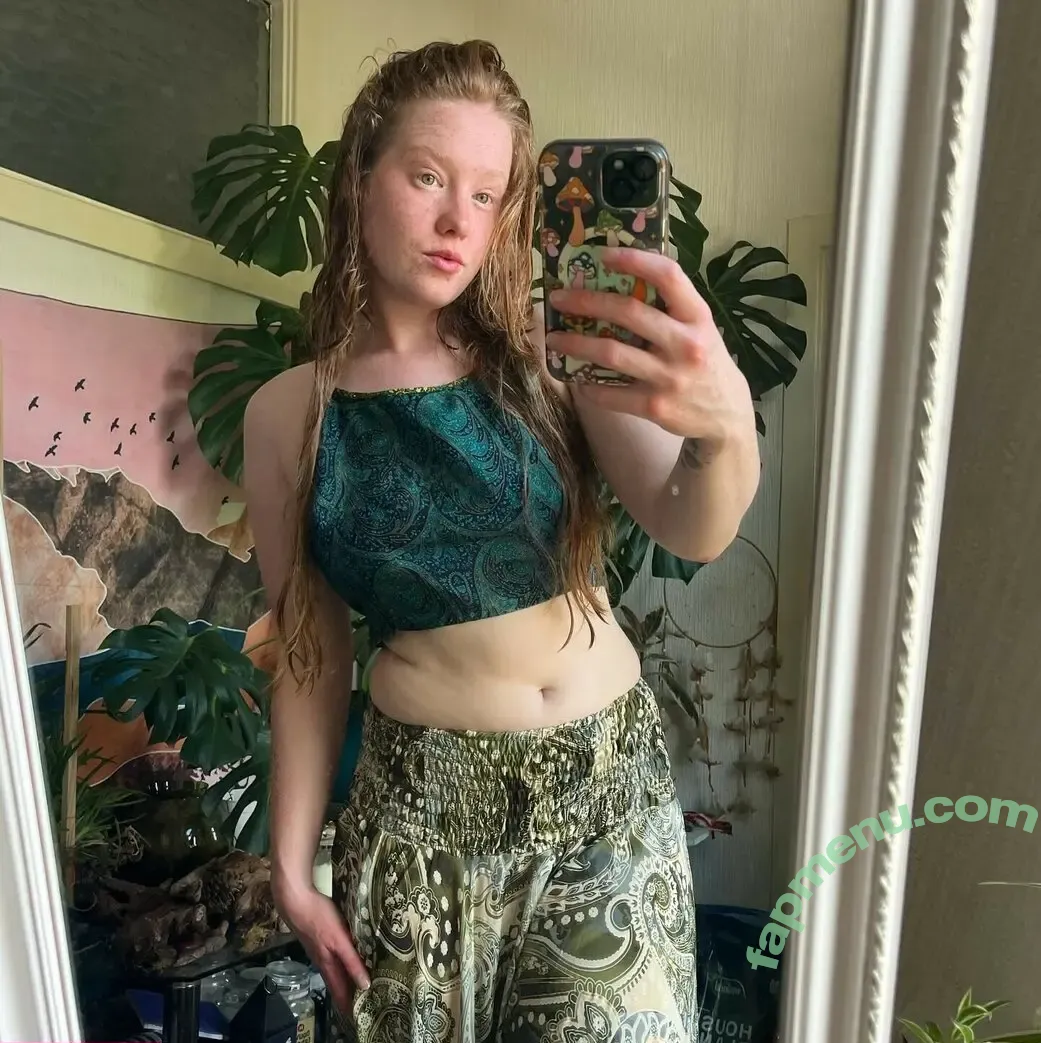 lucie_roams nude photo #0025 (Lucie Middleton / cutefeetroaming)