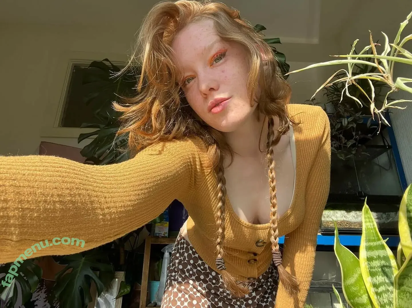 lucie_roams nude photo #0040 (Lucie Middleton / cutefeetroaming)