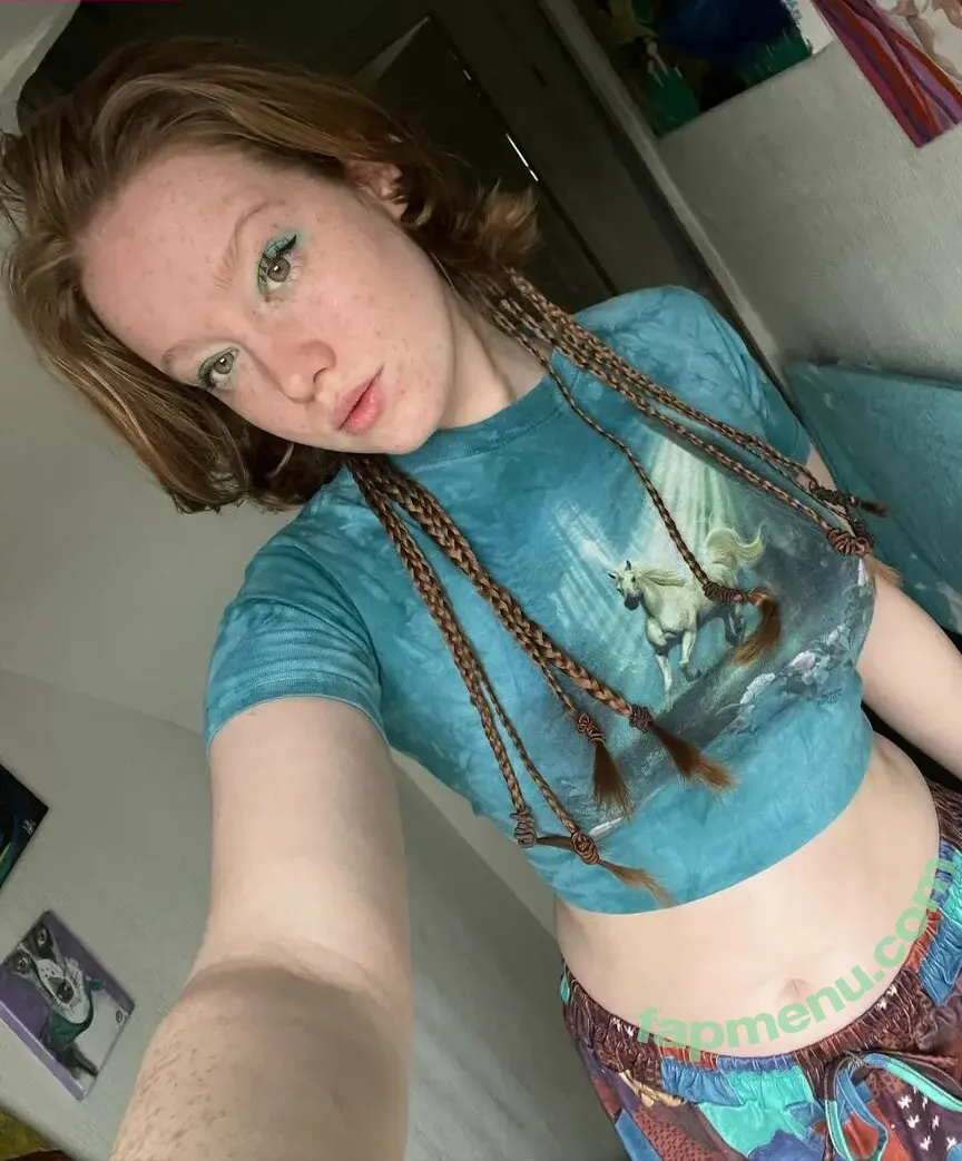 lucie_roams nude photo #0046 (Lucie Middleton / cutefeetroaming)