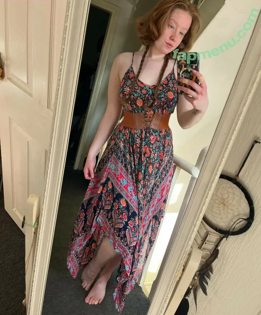 lucie_roams nude photo #0048 (Lucie Middleton / cutefeetroaming)