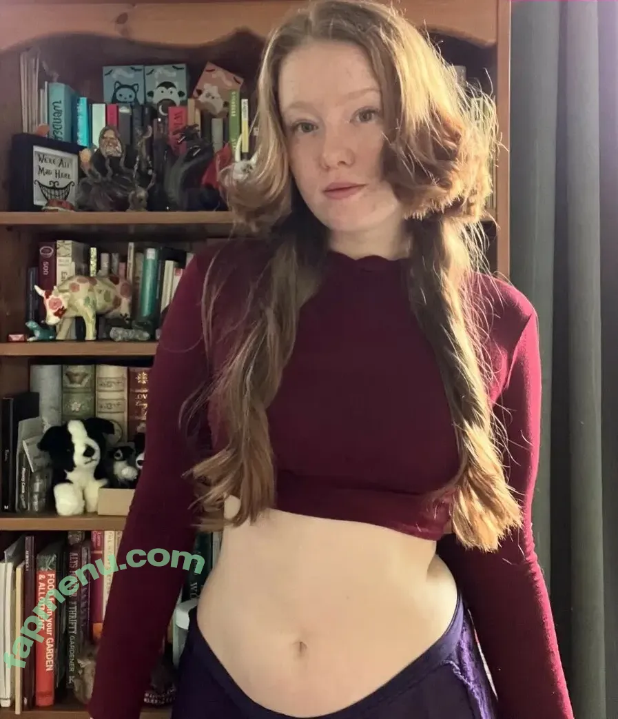 lucie_roams nude photo #0049 (Lucie Middleton / cutefeetroaming)
