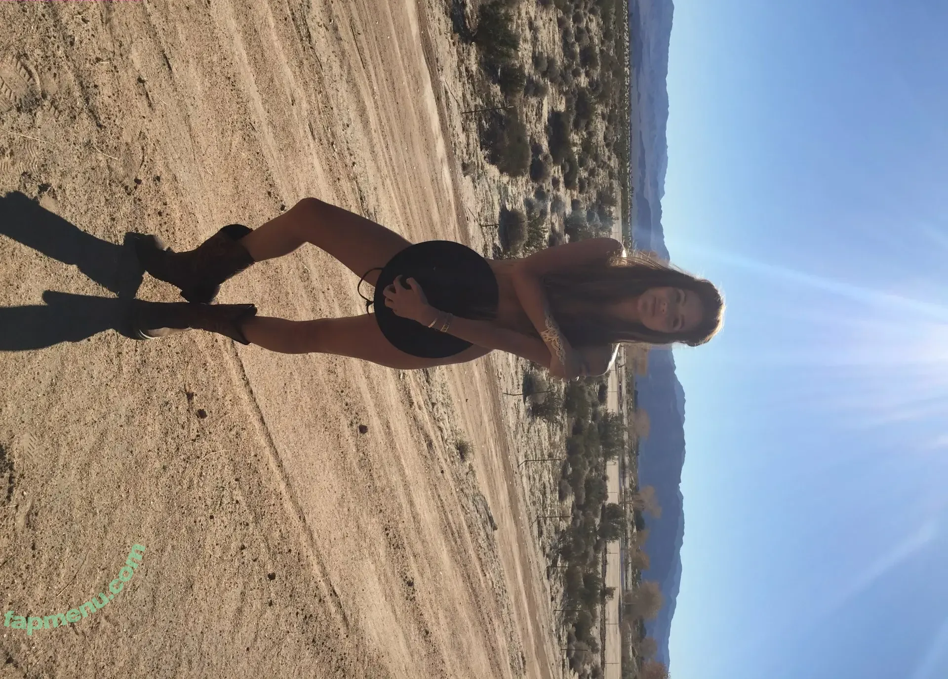 Lucinda Aragon nude photo #0036 (Thumbnail Previews / lucyaragon)