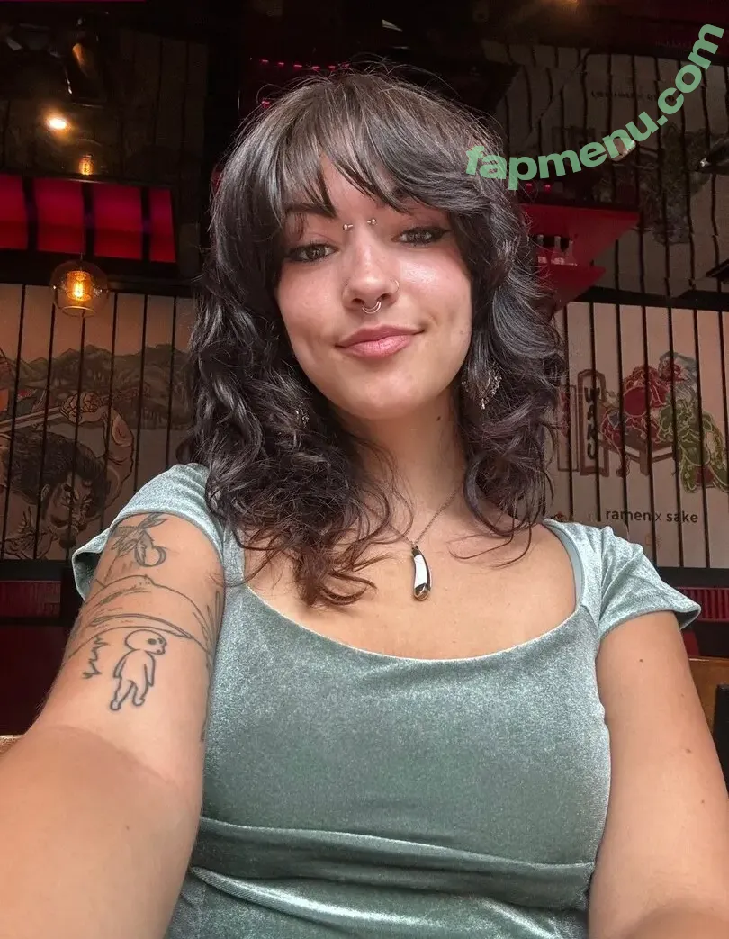 Lucky Ollie nude photo #0019 (luckyolliee)