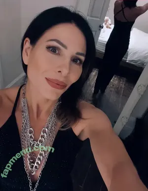 Lucrezia Millarini / lucreziaitv nude photo #0221