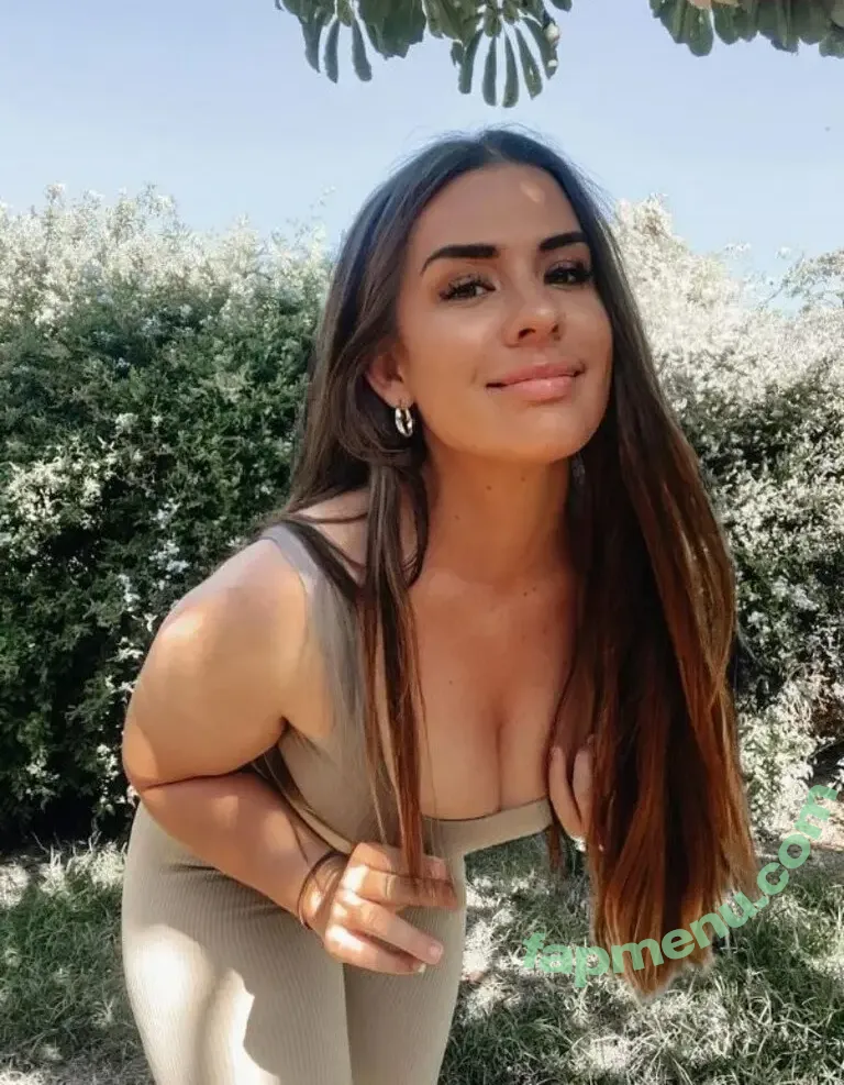 Lucy Banks nude photo #0058 (itslucybanks / itsnotlucybanks)