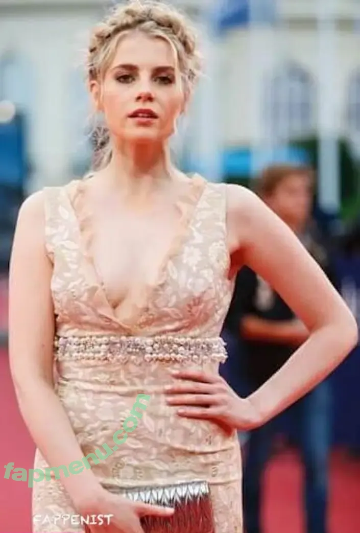 Lucy Boynton nude photo #0176 (lucyboynton1)