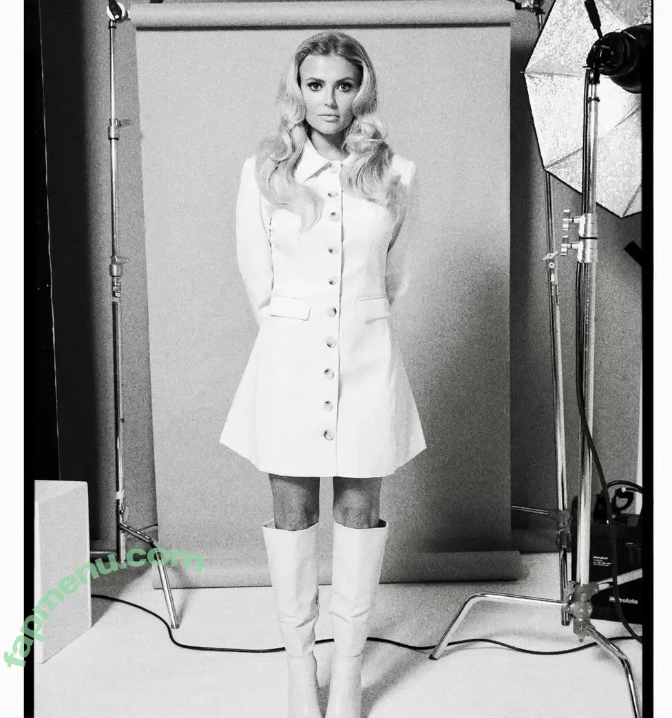 Lucy Fallon nude photo #0057 (Corrie / lucyfallonx)