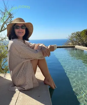 Lucy Hale / lucyhale nude photo #0941