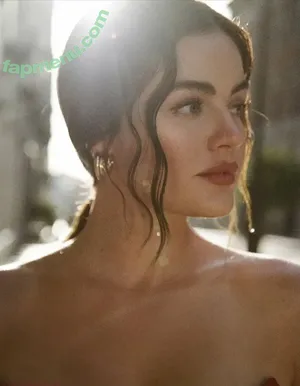 Lucy Hale / lucyhale nude photo #1050