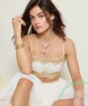 Lucy Hale / lucyhale nude photo #1099