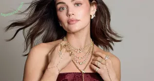 Lucy Hale / lucyhale nude photo #1102