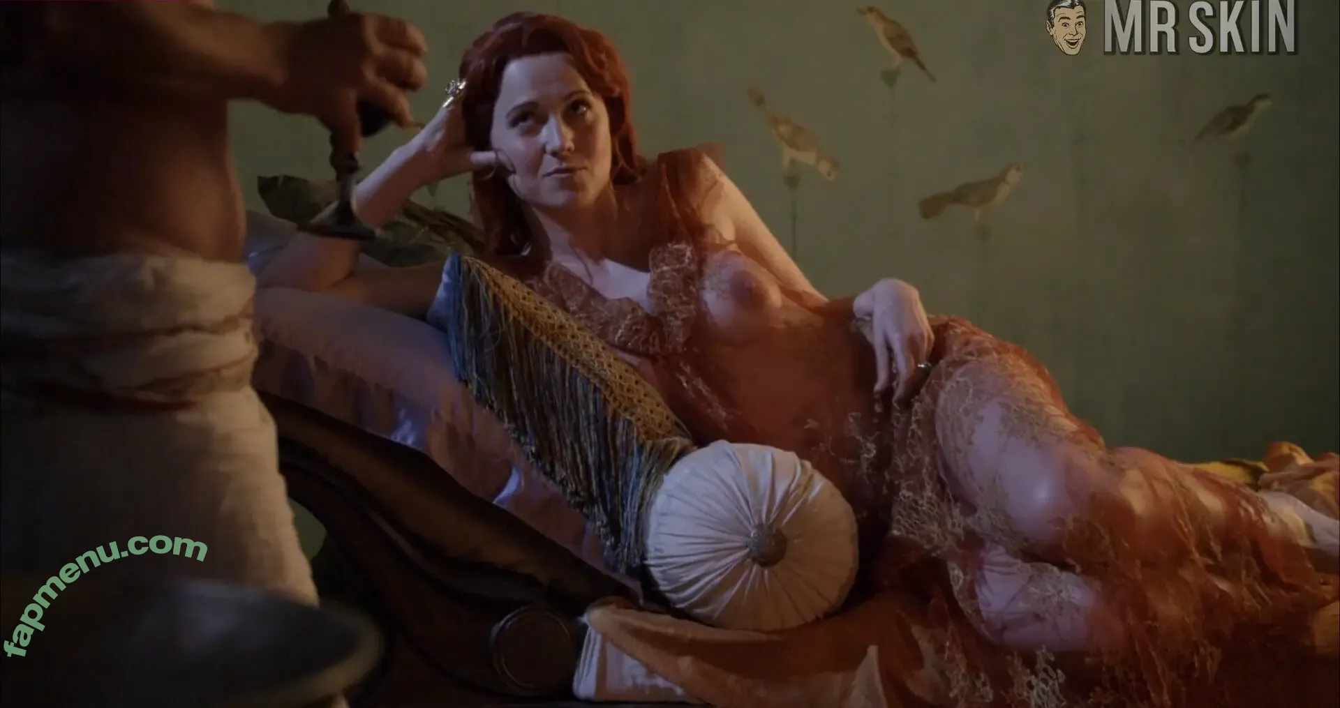 Lucy Lawless nude photo #0076 (RealLucyLawless)