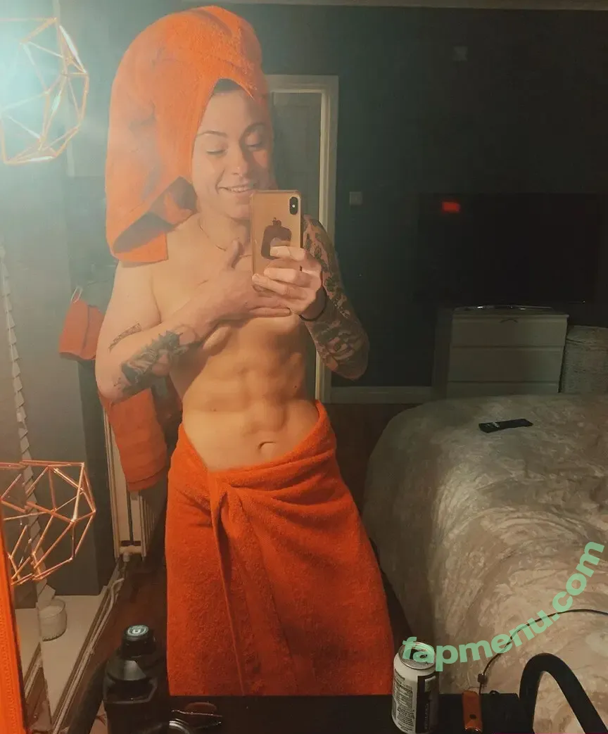 Lucy Spraggan nude photo #0018 (Lucy Spraggan)