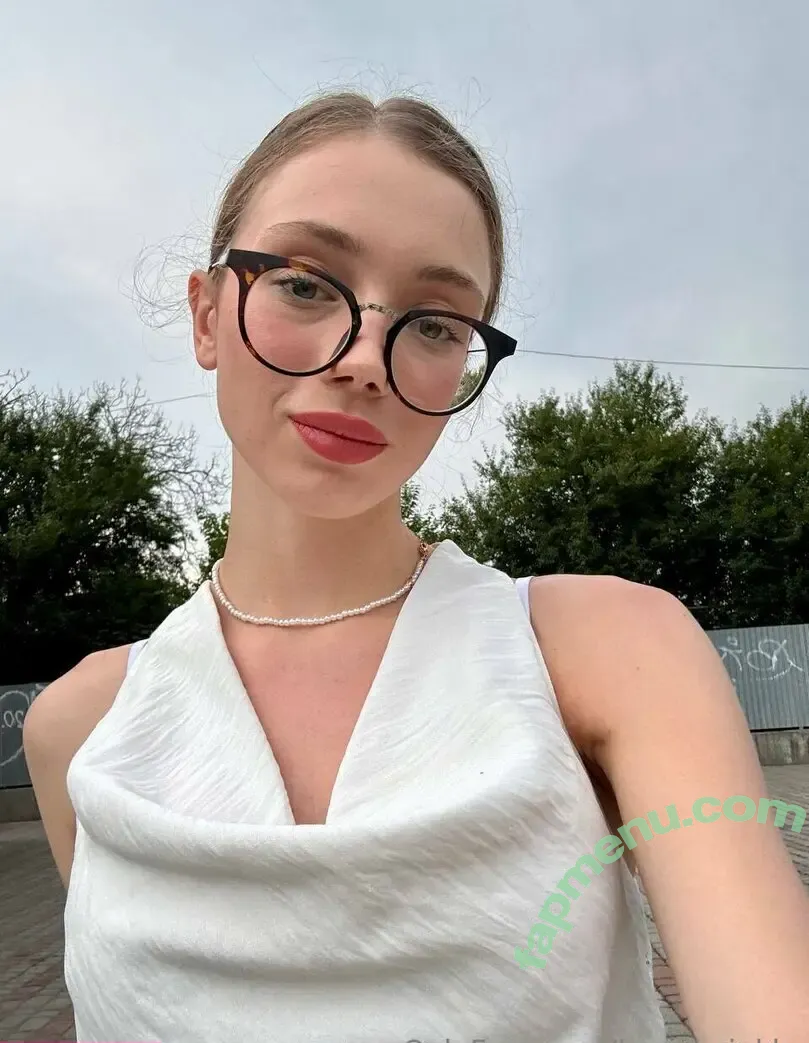 lucy_twinkle nude photo #0100 (lucytwinkle_)