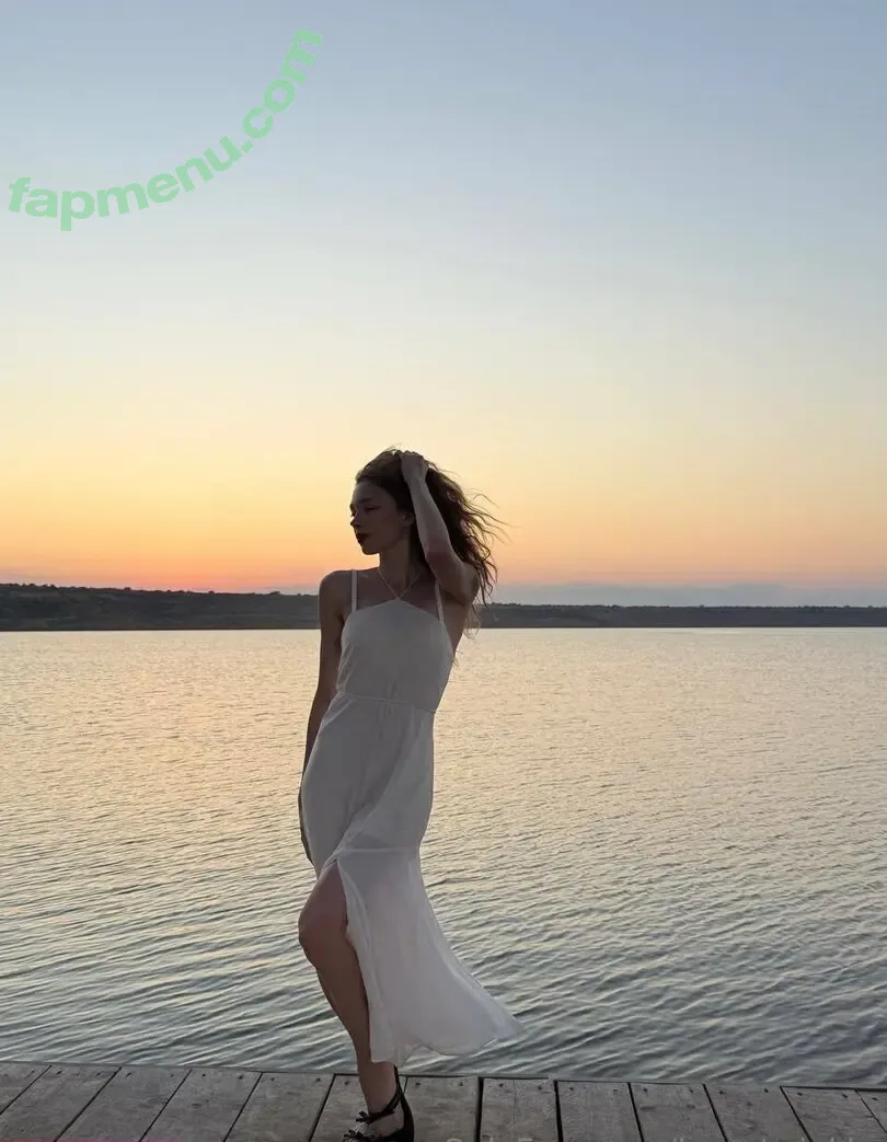 lucy_twinkle nude photo #0110 (lucytwinkle_)