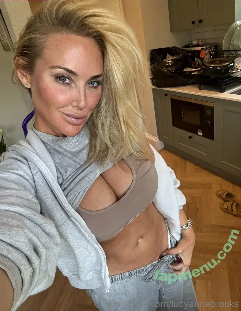 lucyannebrooks nude photo #0091 (lifewithlucyanne)