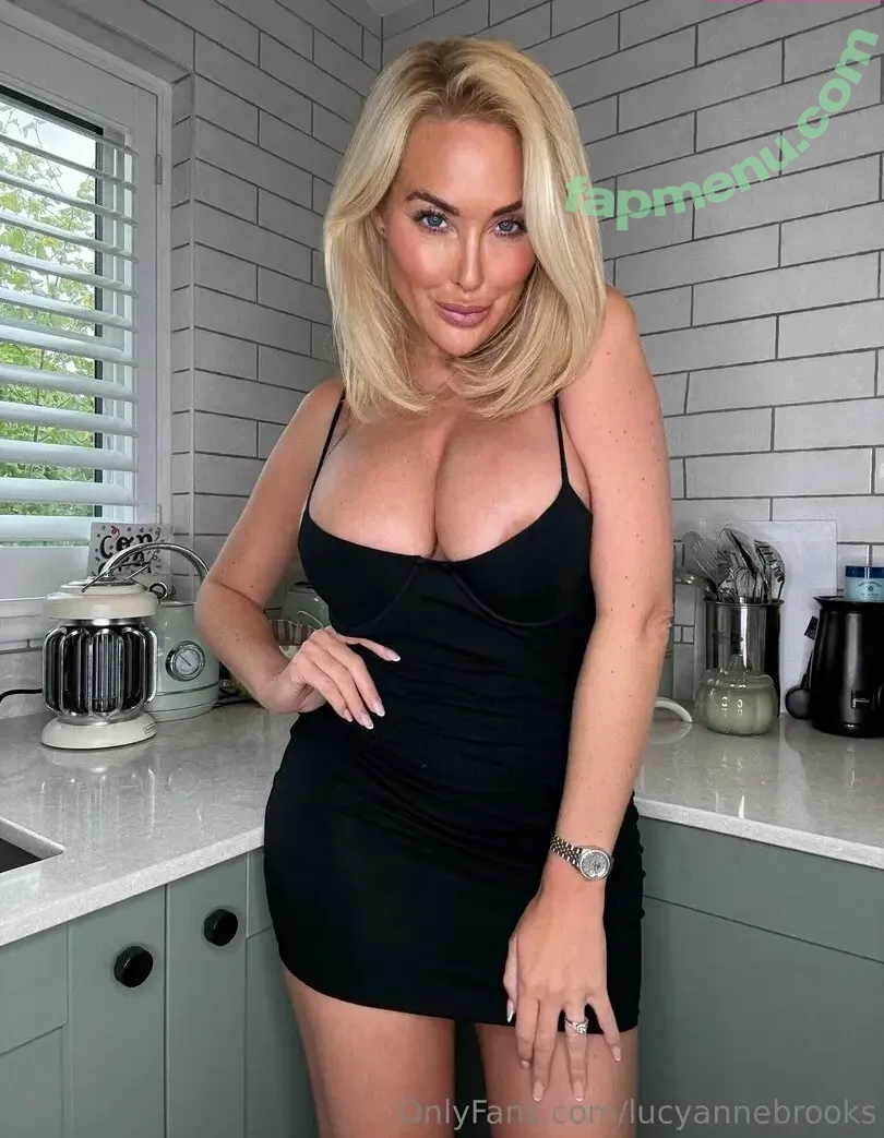 lucyannebrooks nude photo #0196 (lifewithlucyanne)