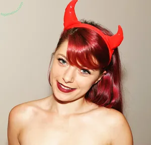 lucycherryfree / lucycherrie nude photo #0009
