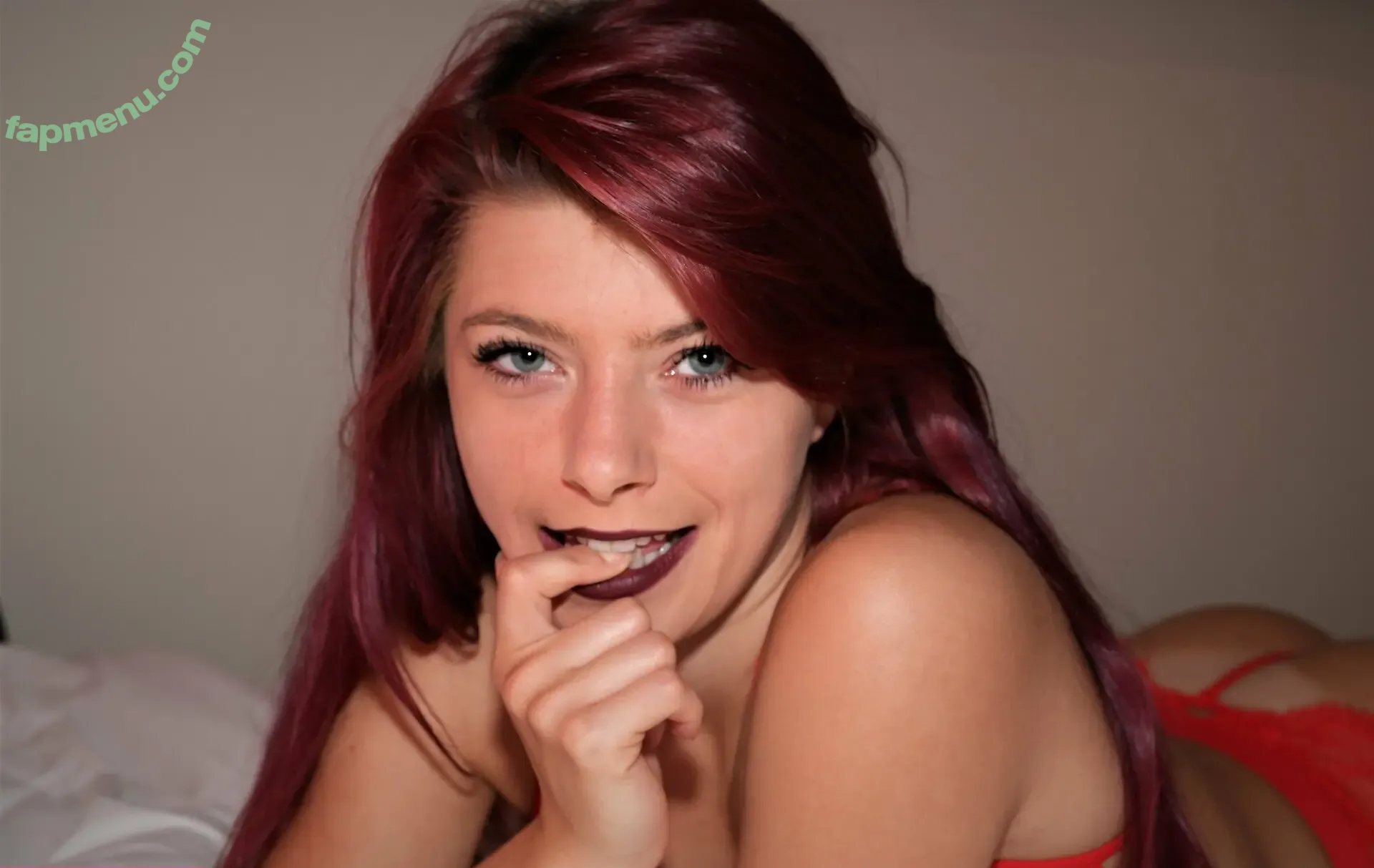 lucycherryfree nude photo #0012 (lucycherrie)