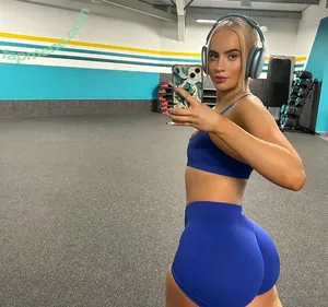 Lucycombe / lucynukes / lucynukesfit / luudaw nude photo #0184