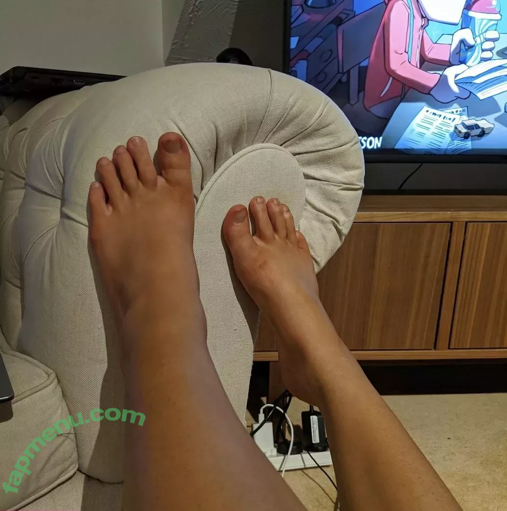 lucyfeetandtoes nude photo #0027 (lucysweetfeet)