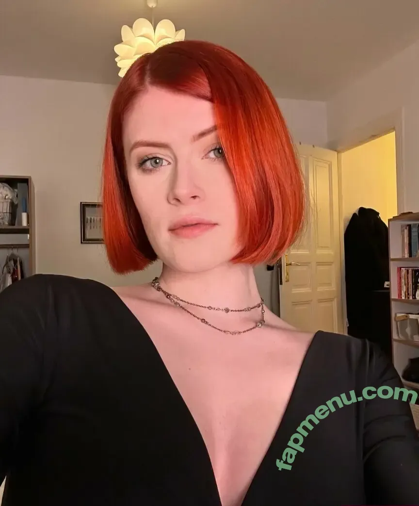 lucyhuxley nude photo #0010 (lucyhuxleyx)