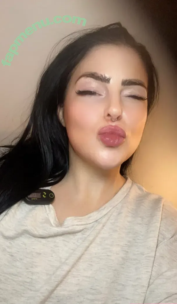 lucyloe nude photo #0001 (lucyloeofficial)