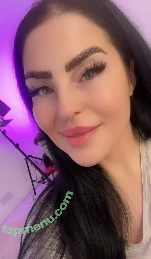 lucyloe nude photo #0019 (lucyloeofficial)