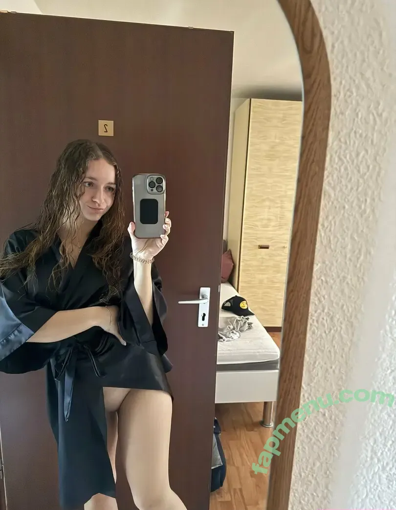 lucyraa nude photo #0005 (shoplucyrae)