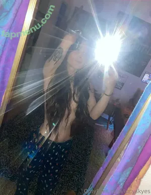 lucyskyes / Megan Bitchell's Sister / lucysykesrellie nude photo #0192