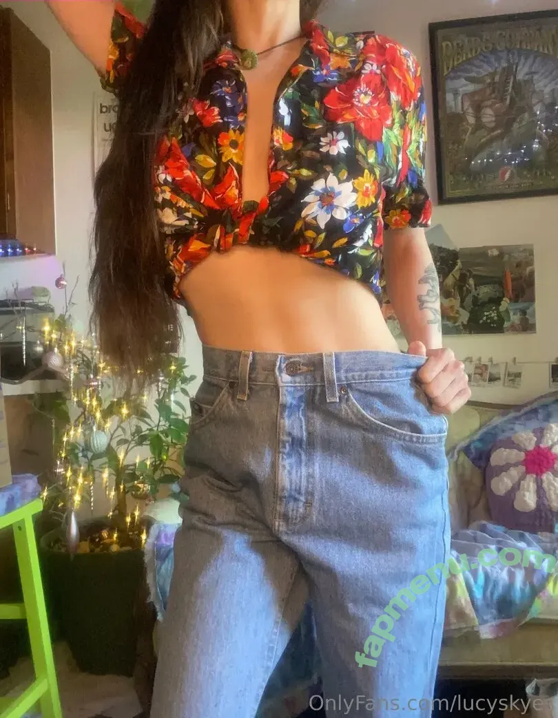 lucyskyes nude photo #0223 (Megan Bitchell's Sister / lucysykesrellie)