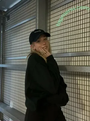 lucyveia / lucyvixen nude photo #0023