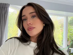 lucyveia / lucyvixen nude photo #0096